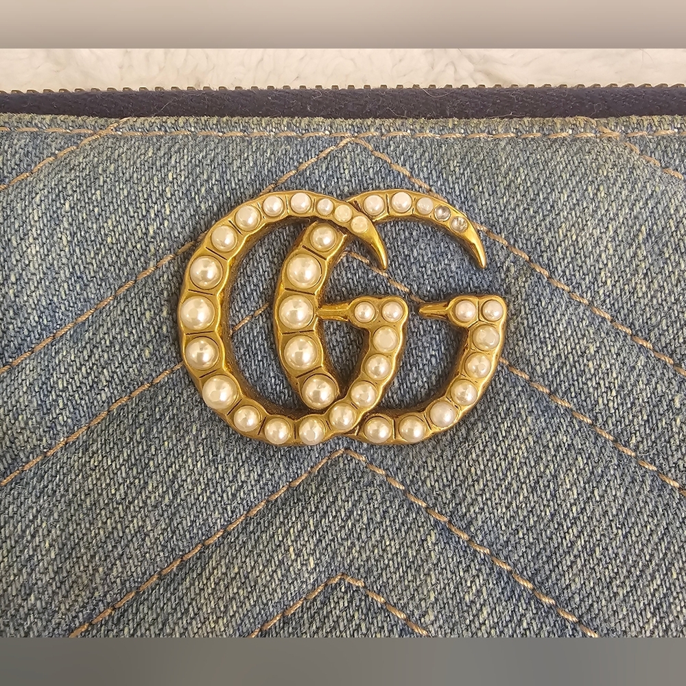GUCCI Long Wallet with Pearl Embellishments - Picture 2 of 14